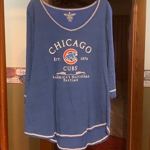 Xl high low cubs shirt